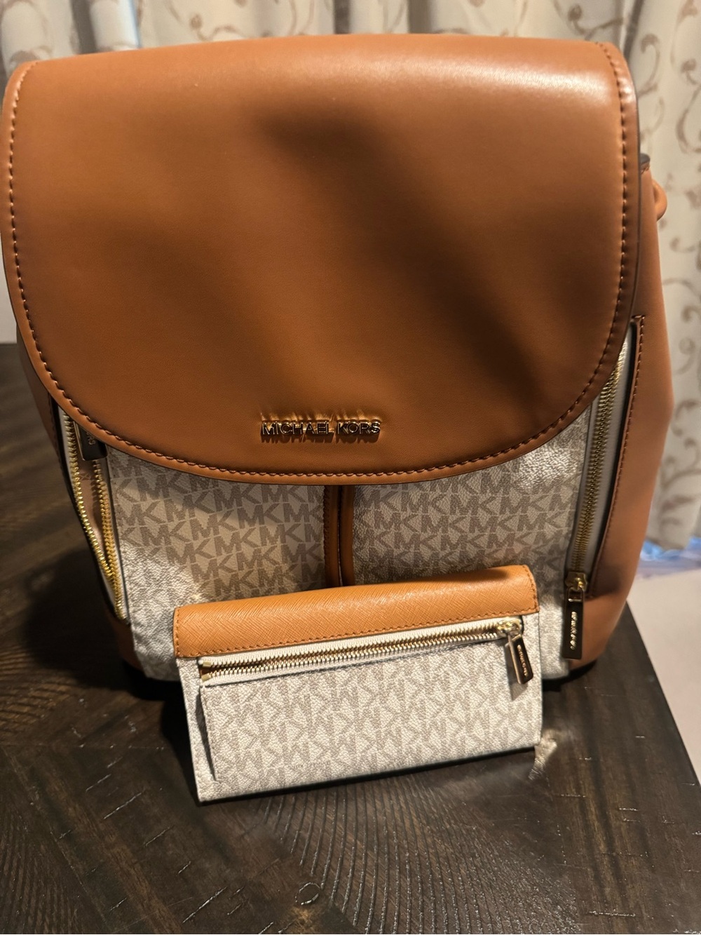 Michael Kors Tan Logo Backpack with Matching Wallet - Picture 2 of 9